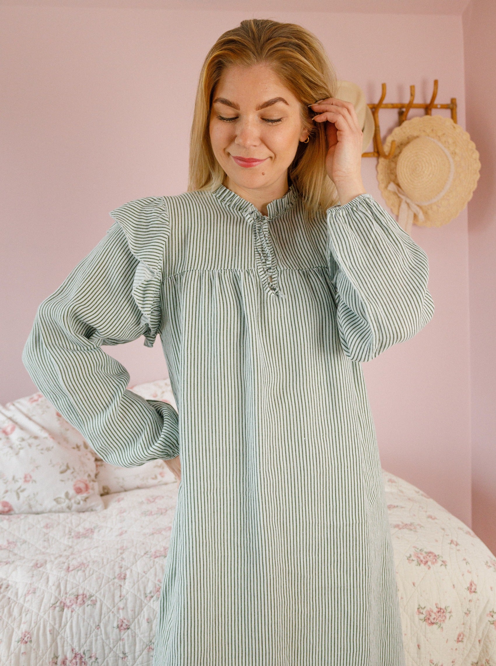 BCMELINA frill dress - Safari Green - Black Colour