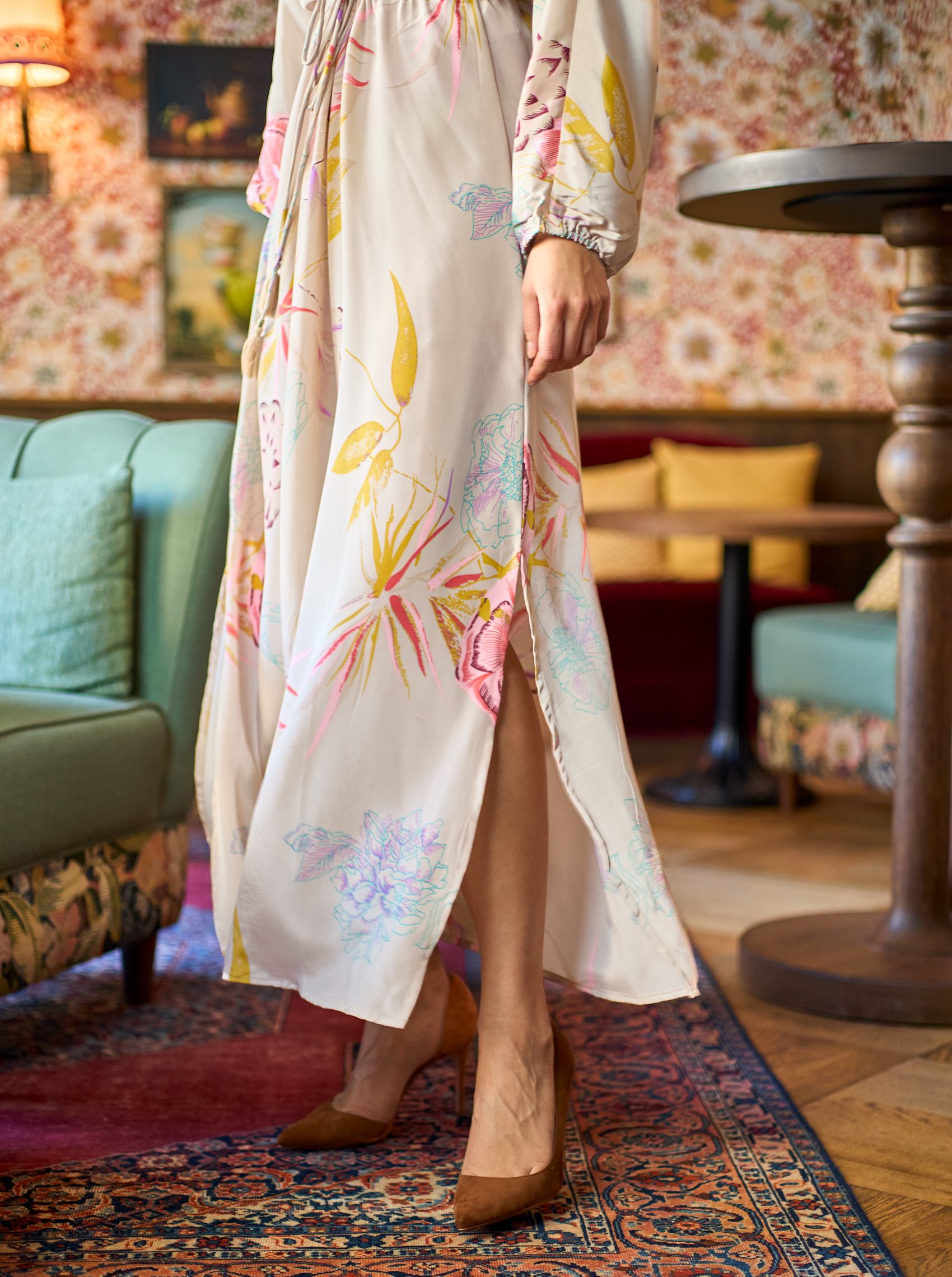 BCLUNA V-neck dress L/S - Poppy Rose – Black Colour