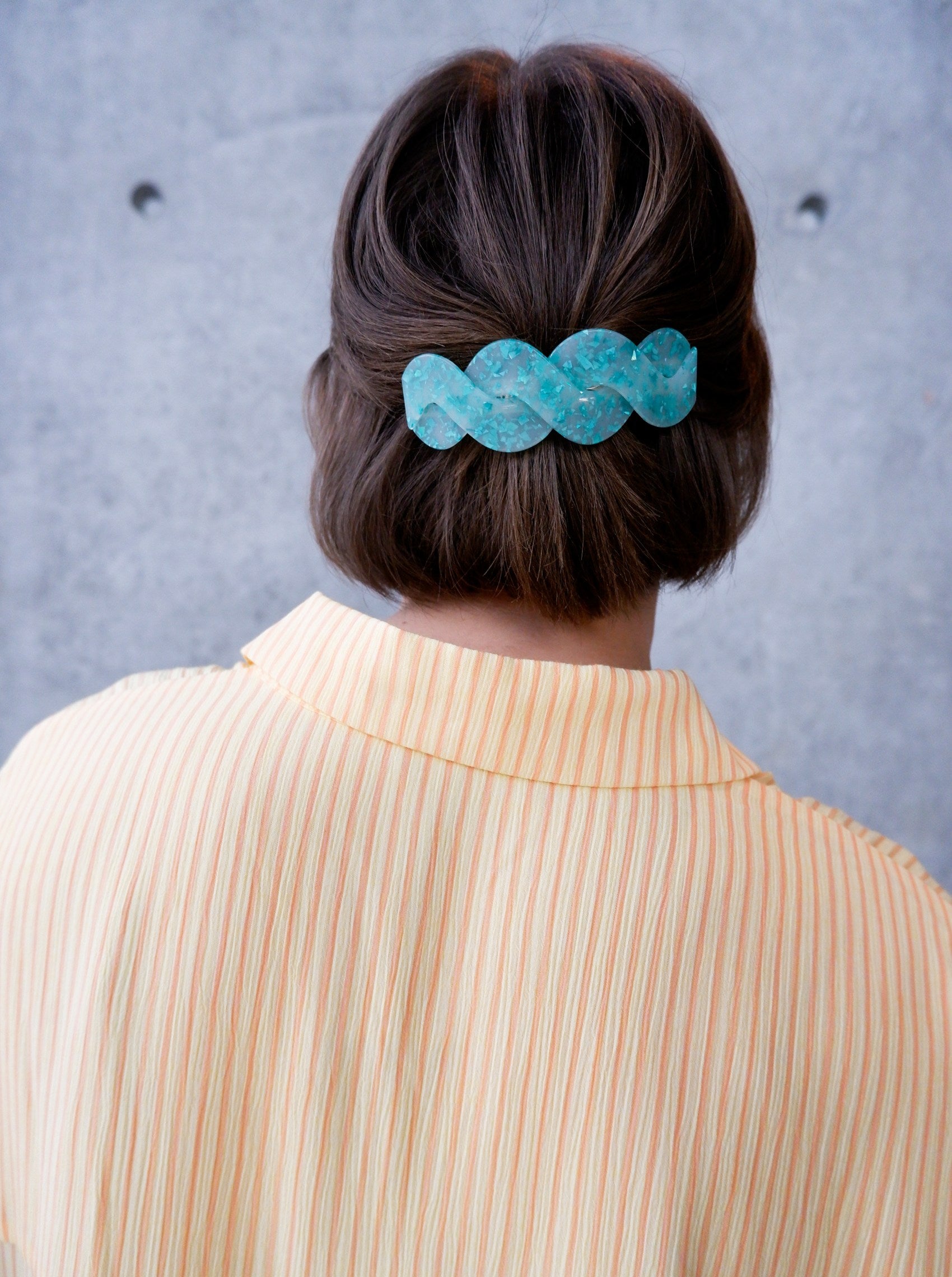 BCANTONIA twisted barette hair clip - Mint - Black Colour