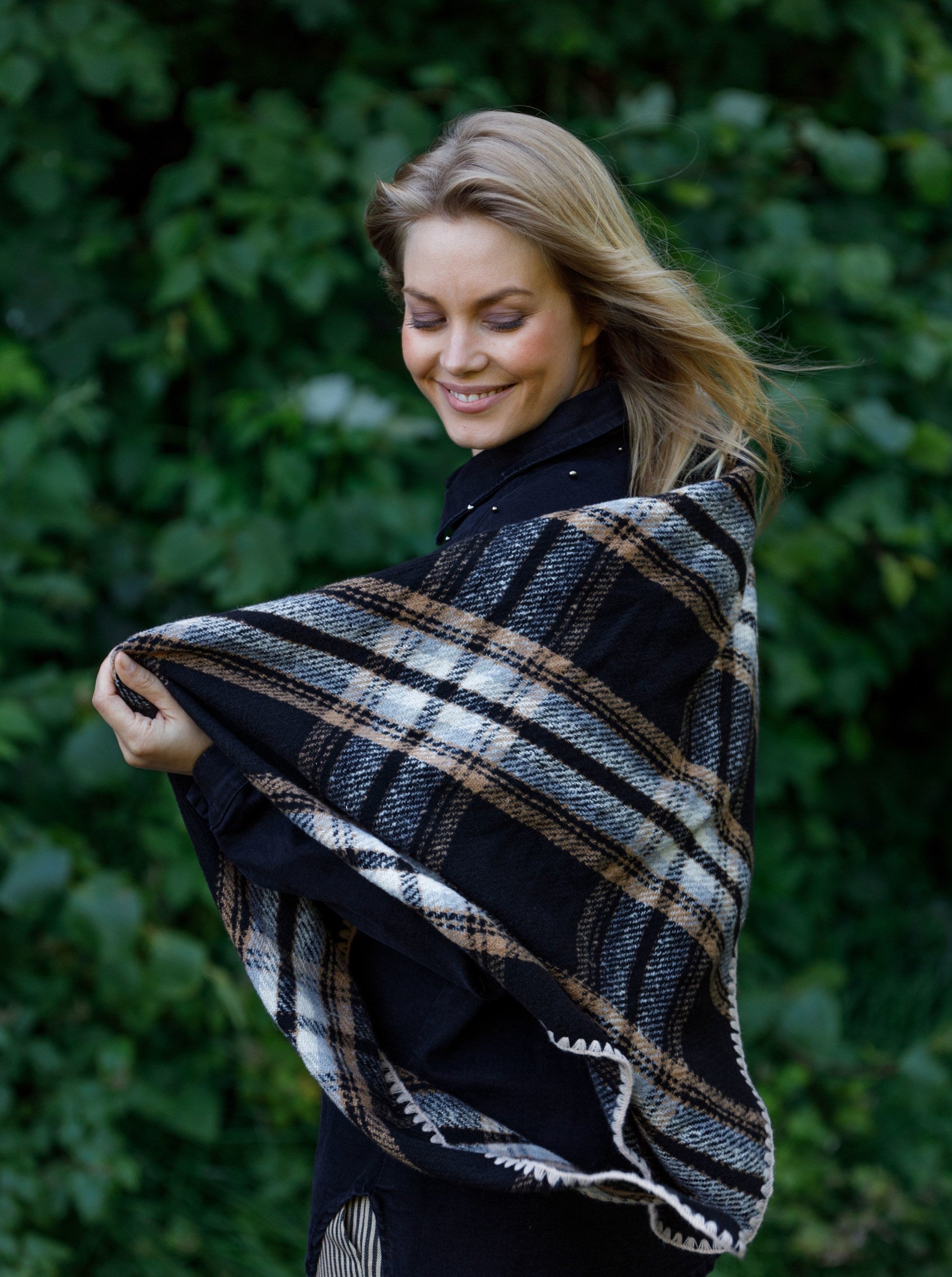 BCLEONI chequered scarf - Black - Black Colour