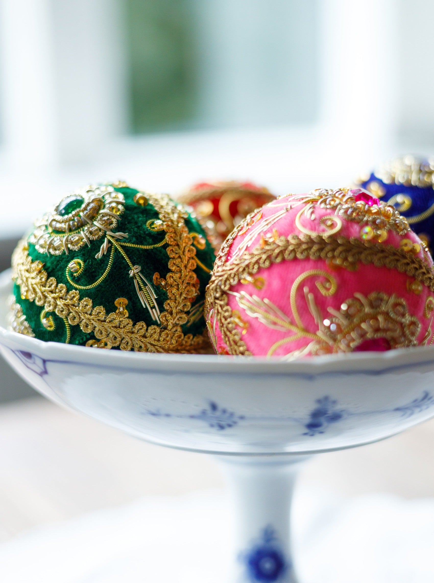 BCVELVET ball christmas ornament - Pink - Black Colour