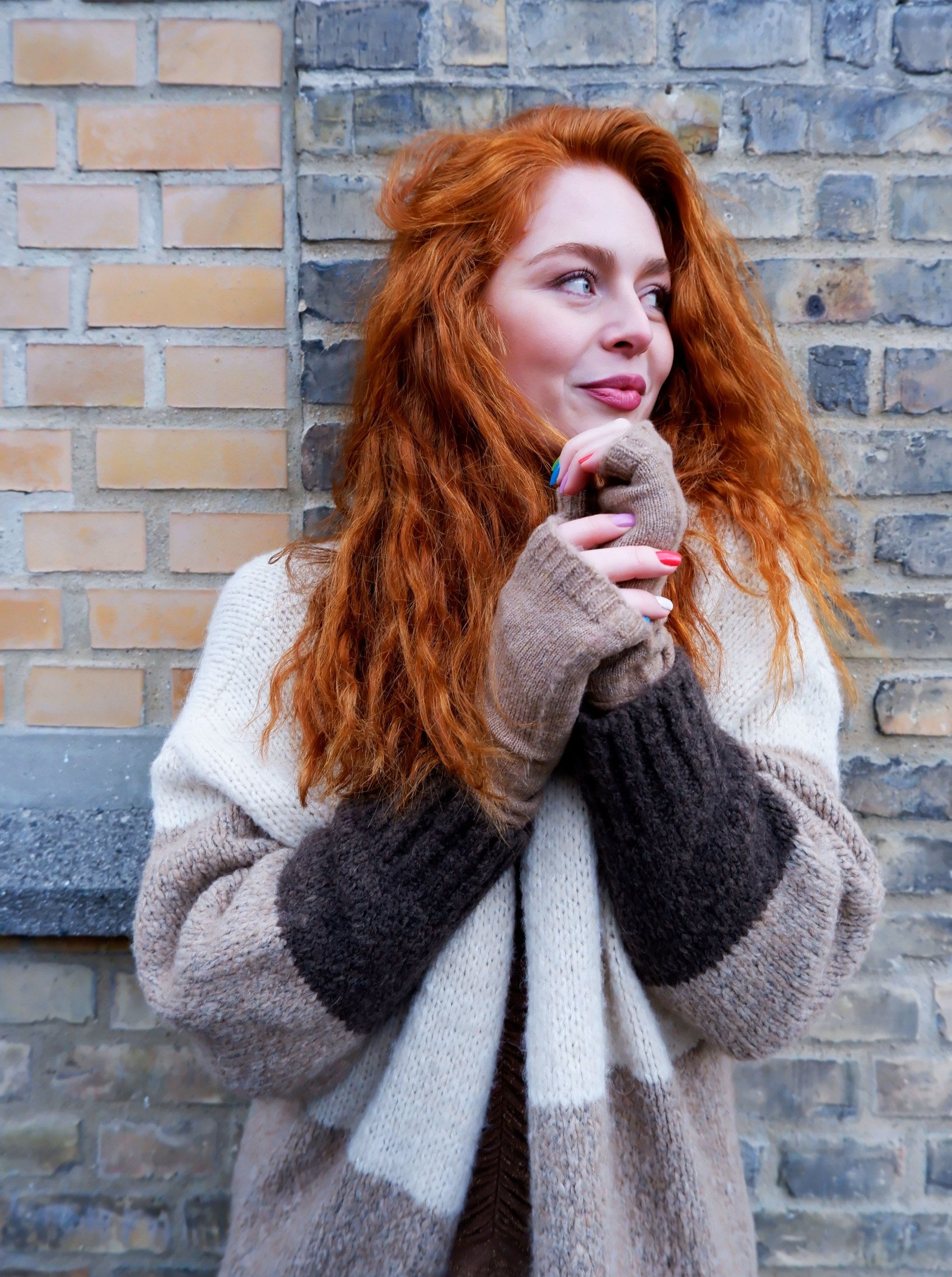 BCMYNTE handwarmer - Frappe - Black Colour