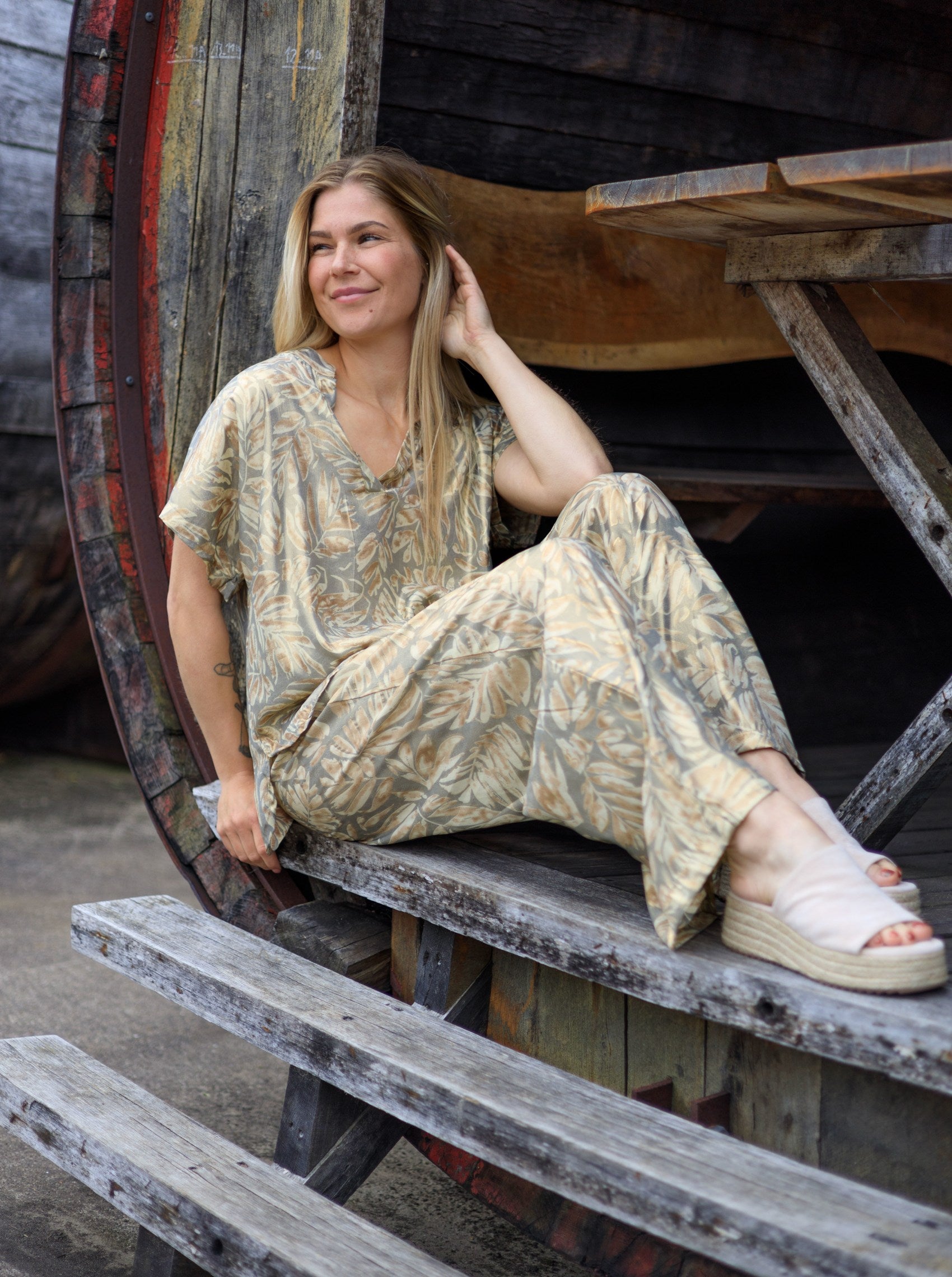 BCLUNA straight pant - Golden Sand - Black Colour